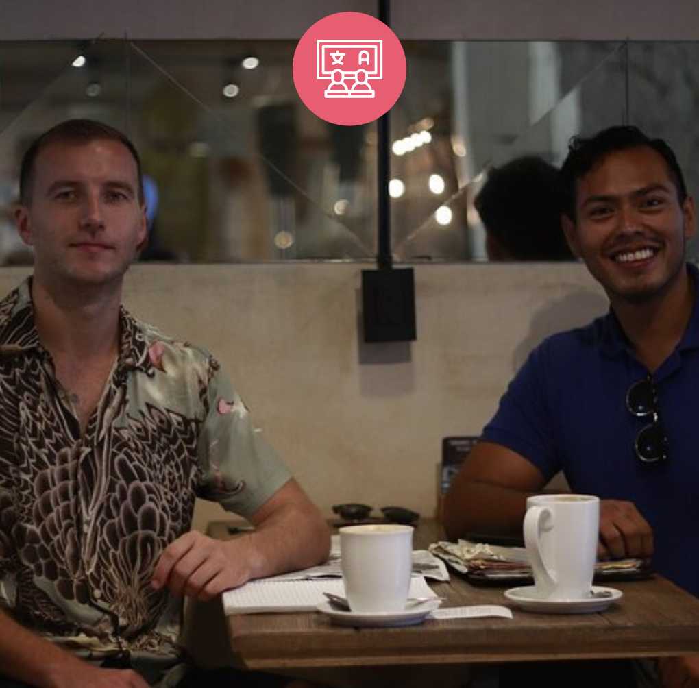 Students learning Spanish in Playa del Carmen by the Caribbean Sea through immersive courses at AKO Language School