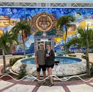 Students taking Spanish lessons Playa del Carmen at AKO Language School, learning Spanish through immersive real-life experiences in Mexico